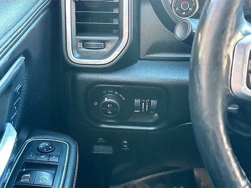 Used 2019 RAM 1500 Laramie image 10