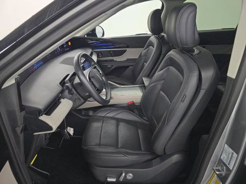 Used 2024 Lincoln Nautilus Premier w/ Equipment Group 102A image 3