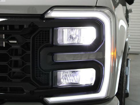 New 2026 Ford F250 Lariat w/ Black Appearance Package image 56