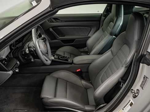 Certified 2022 Porsche 911 Targa 4 GTS image 6