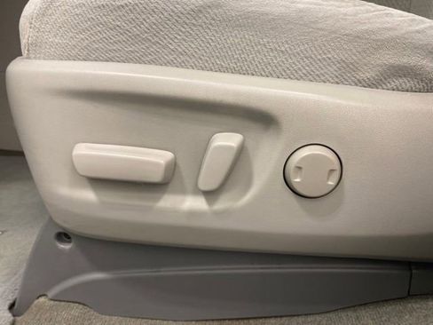 Used 2012 Toyota Sienna LE image 14