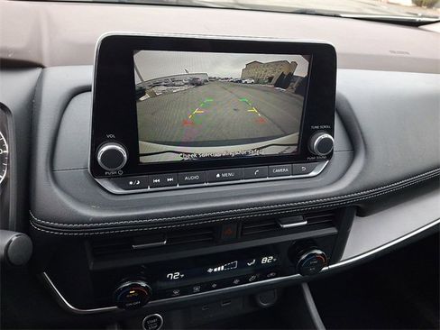 Used 2023 Nissan Rogue SV image 18