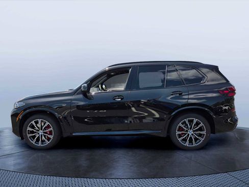 New 2026 BMW X5 xDrive40i w/ M Sport Package AWD/4WD image 3