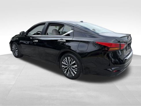 Used 2023 Nissan Altima 2.5 SV image 5