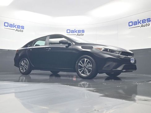 Certified 2024 Kia Forte LXS w/ LXS Technology Package FWD image 35