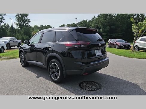 Used 2024 Nissan Rogue SV w/ SV Premium Package FWD image 26