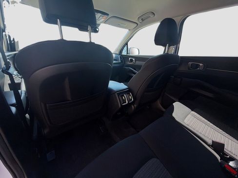 Used 2025 Kia Sorento LX FWD image 22
