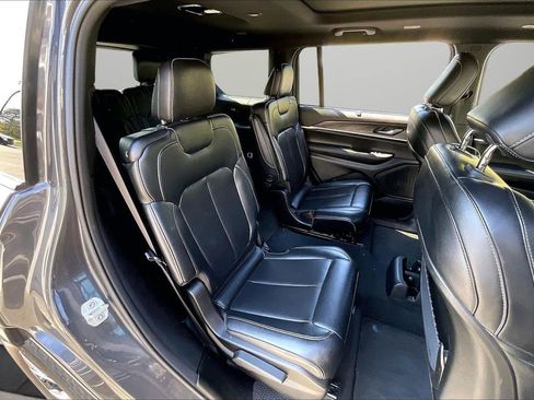 Used 2024 Jeep Grand Cherokee L Limited w/ Luxury Tech Group II AWD/4WD image 26