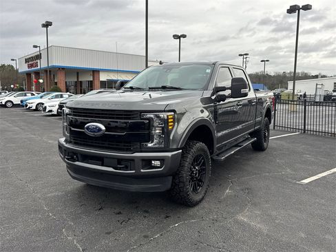 Used 2019 Ford F350 Lariat image 2