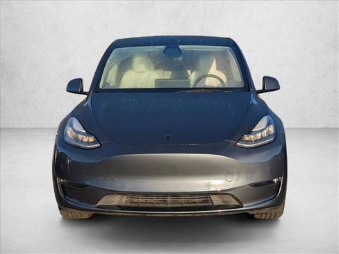 Used 2021 Tesla Model Y Long Range image 2