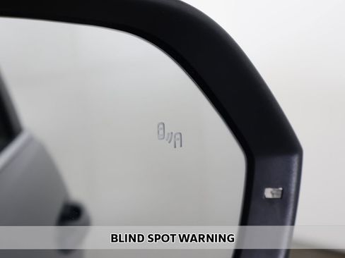 Used 2024 Volkswagen Atlas Cross Sport SE image 4