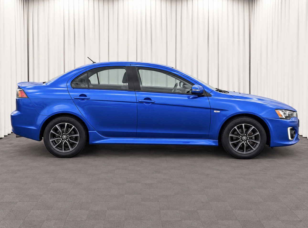Used 2017 Mitsubishi Lancer ES FWD image 2