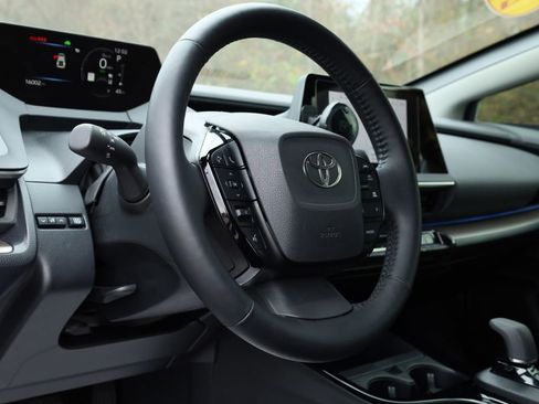 Used 2024 Toyota Prius XLE image 7