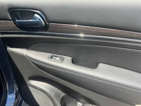 Certified 2019 Jeep Grand Cherokee Overland AWD/4WD image 25