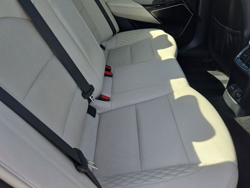Used 2018 Kia Cadenza Limited FWD image 20