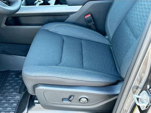 New 2026 RAM 1500 4x4 Crew Cab image 14