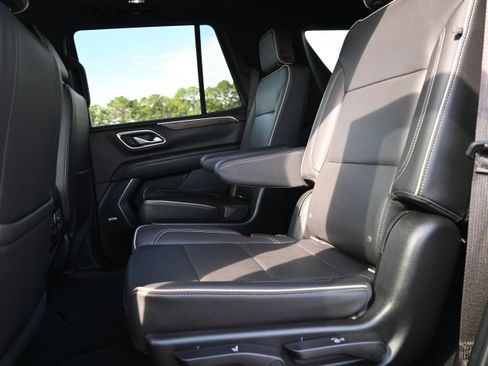 Used 2021 Chevrolet Tahoe Premier w/ Premium Package image 30