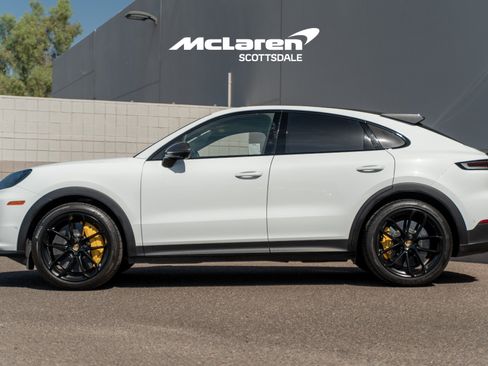 Used 2024 Porsche Cayenne Turbo GT AWD/4WD image 4
