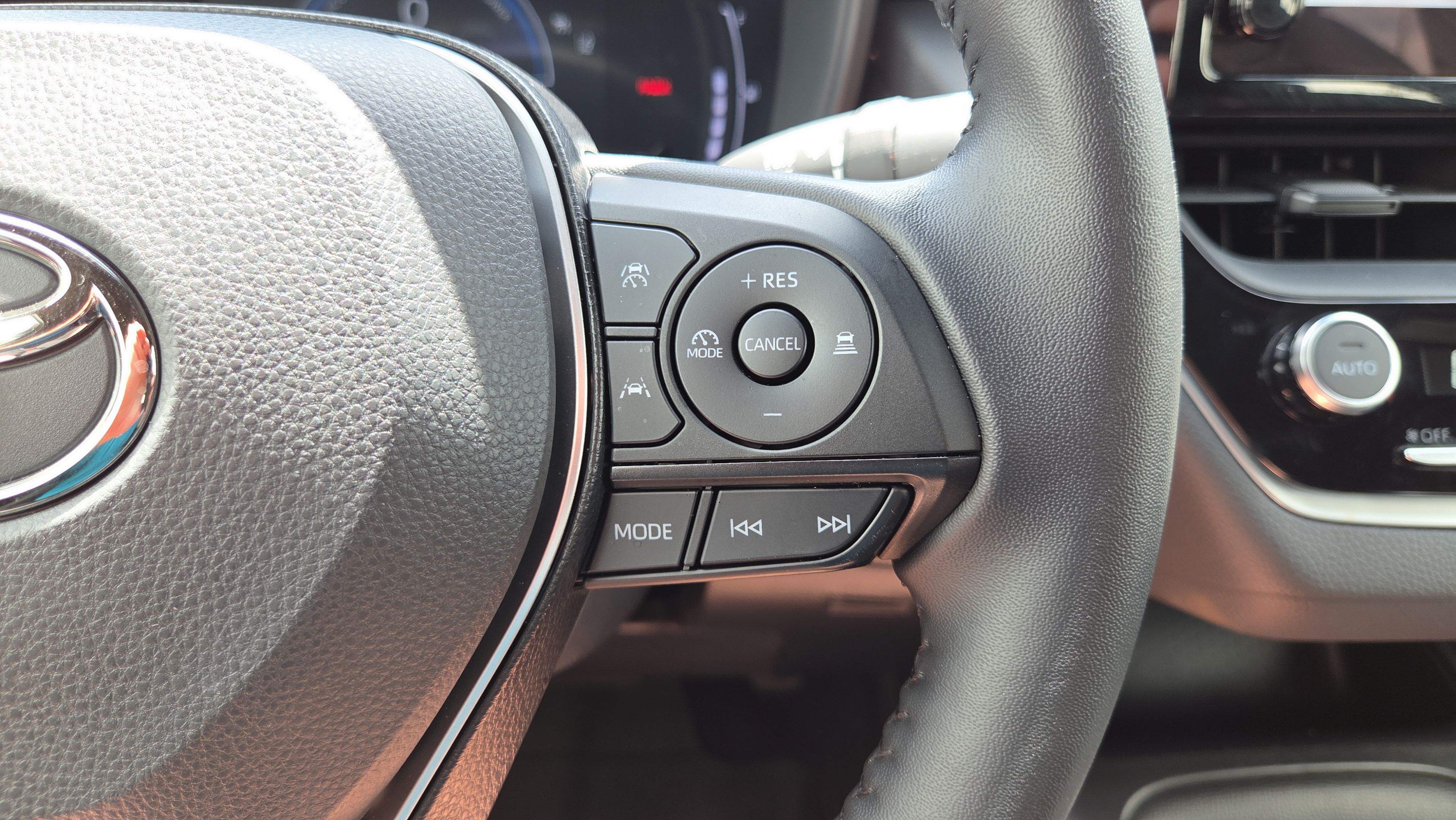 Certified 2026 Toyota Corolla SE FWD image 25