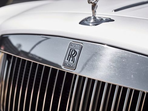Used 2015 Rolls-Royce Ghost RWD image 9