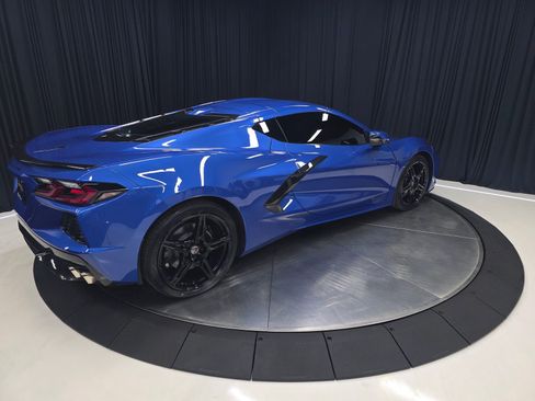 Used 2020 Chevrolet Corvette Stingray Preferred Cpe w/ 2LT Preferred Equipment Group RWD image 13
