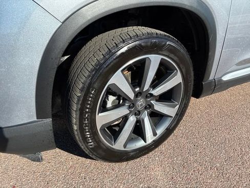 Used 2025 Honda Pilot Touring image 4