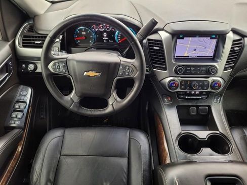 Used 2017 Chevrolet Suburban LT image 24