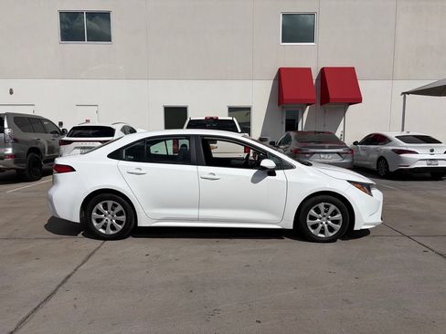 Used 2025 Toyota Corolla LE FWD image 2