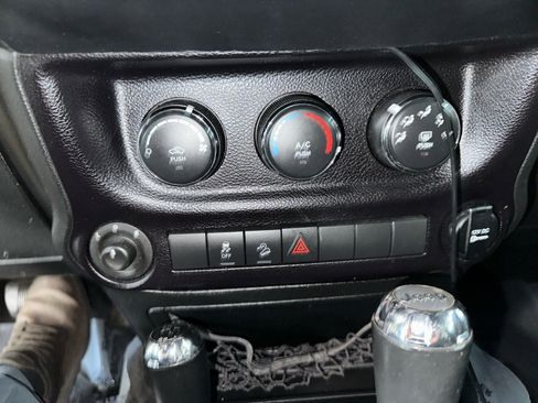 Used 2015 Jeep Wrangler Unlimited Sport w/ Quick Order Package 24S image 28