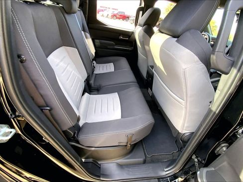 Used 2024 Toyota Tacoma TRD Off-Road image 19