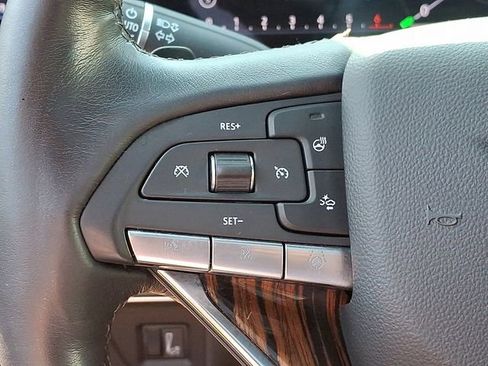 Used 2023 Cadillac Escalade ESV Premium Luxury image 25