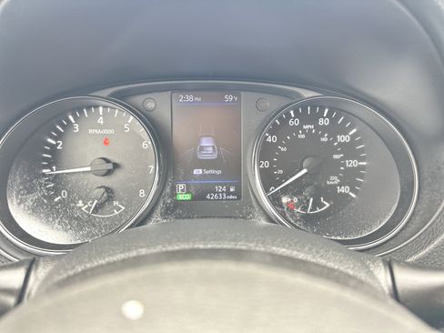 Used 2020 Nissan Rogue SL w/ Premium Package image 23