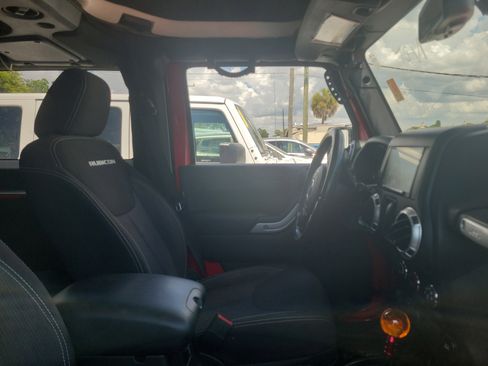 Used 2015 Jeep Wrangler Rubicon w/ Power Convenience Group AWD/4WD image 10