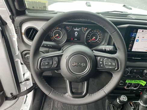 New 2025 Jeep Gladiator Sport image 32