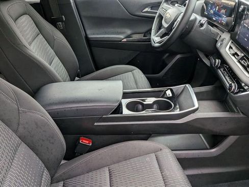 Used 2025 Chevrolet Equinox LT FWD image 27