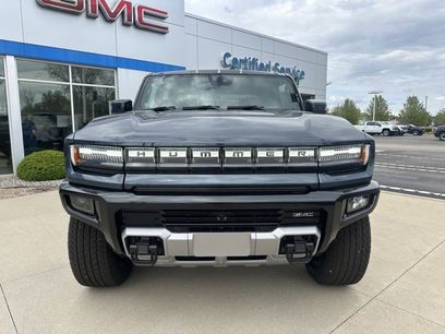 New 2025 GMC Hummer EV 2X w/ LPO, Dark Essentials Package