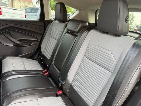 Used 2017 Ford Escape SE w/ SE Sport Appearance Package AWD/4WD image 36