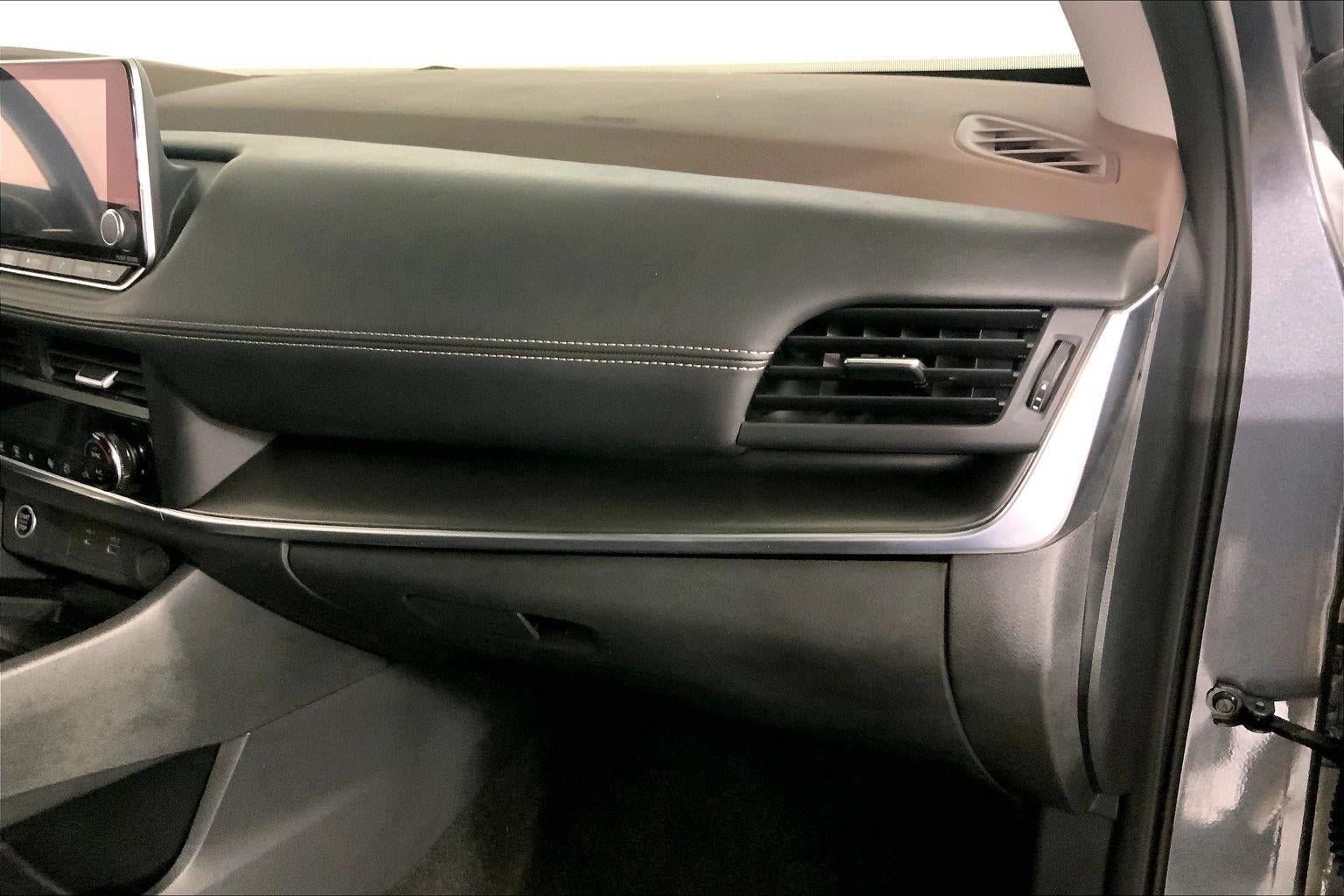 Used 2023 Nissan Rogue SV AWD/4WD image 16