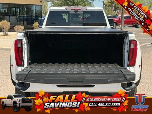 Used 2024 GMC Sierra 3500 Denali w/ Denali Reserve Package AWD/4WD image 9