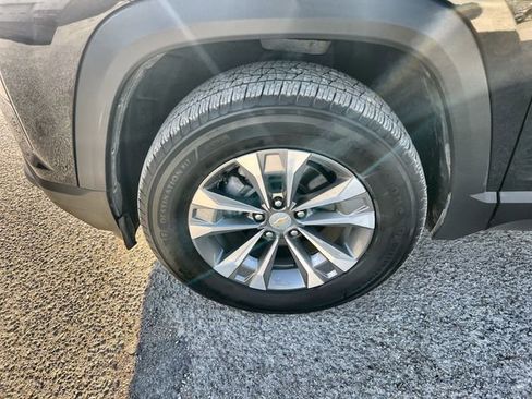 Certified 2025 Chevrolet Equinox LT w/ Convenience Package II image 24