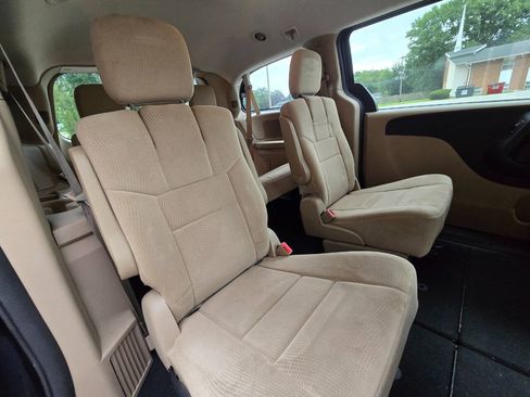 Used 2013 Dodge Grand Caravan SE FWD image 28