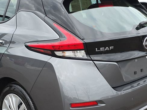 Used 2025 Nissan Leaf S image 35