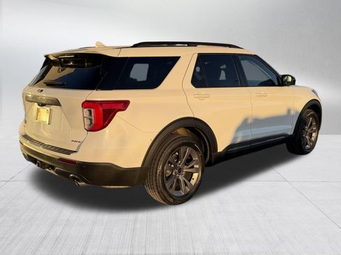 Certified 2023 Ford Explorer XLT w/ Equipment Group 202A AWD/4WD image 7