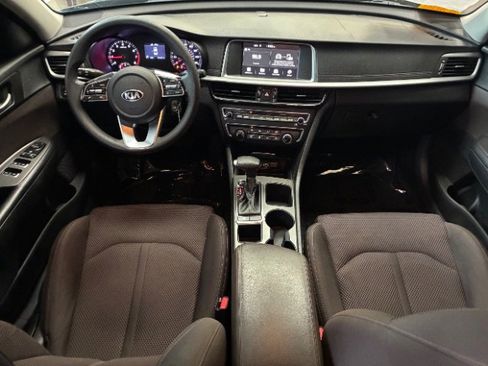 Used 2019 Kia Optima LX image 3