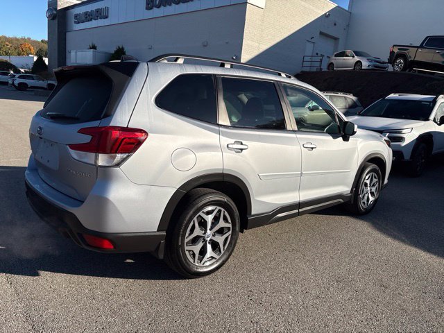 Used 2024 Subaru Forester Premium AWD/4WD image 5