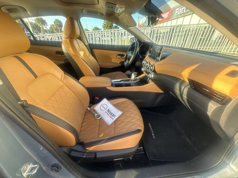 Used 2024 Nissan Sentra SV w/ SV Premium Package FWD image 9