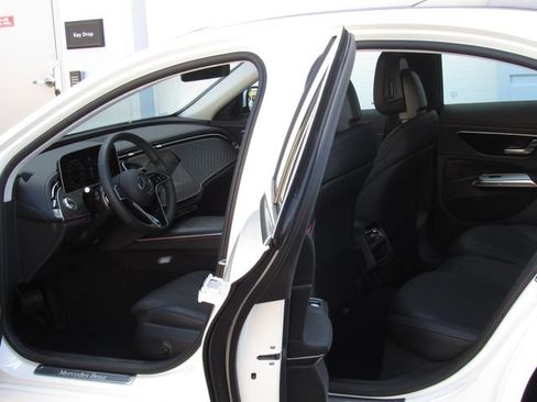 Used 2025 Mercedes-Benz E 450 4MATIC Sedan image 13