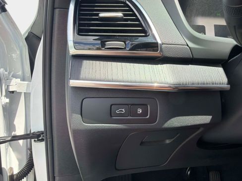 Used 2024 Volvo XC90 T8 Ultimate w/ Protection Package Premier AWD/4WD image 30