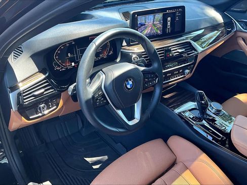Certified 2023 BMW 530i w/ Premium Package RWD image 17