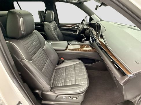 Used 2022 Cadillac Escalade Sport Platinum AWD/4WD image 19